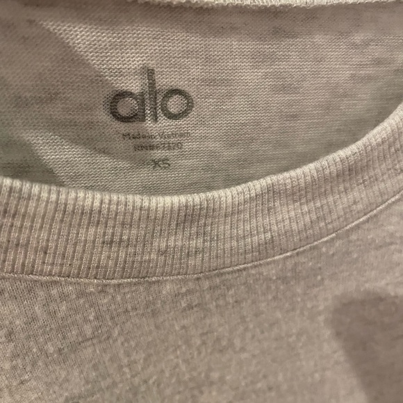 Alo yoga sweatshirt XS - Picture 2 of 4